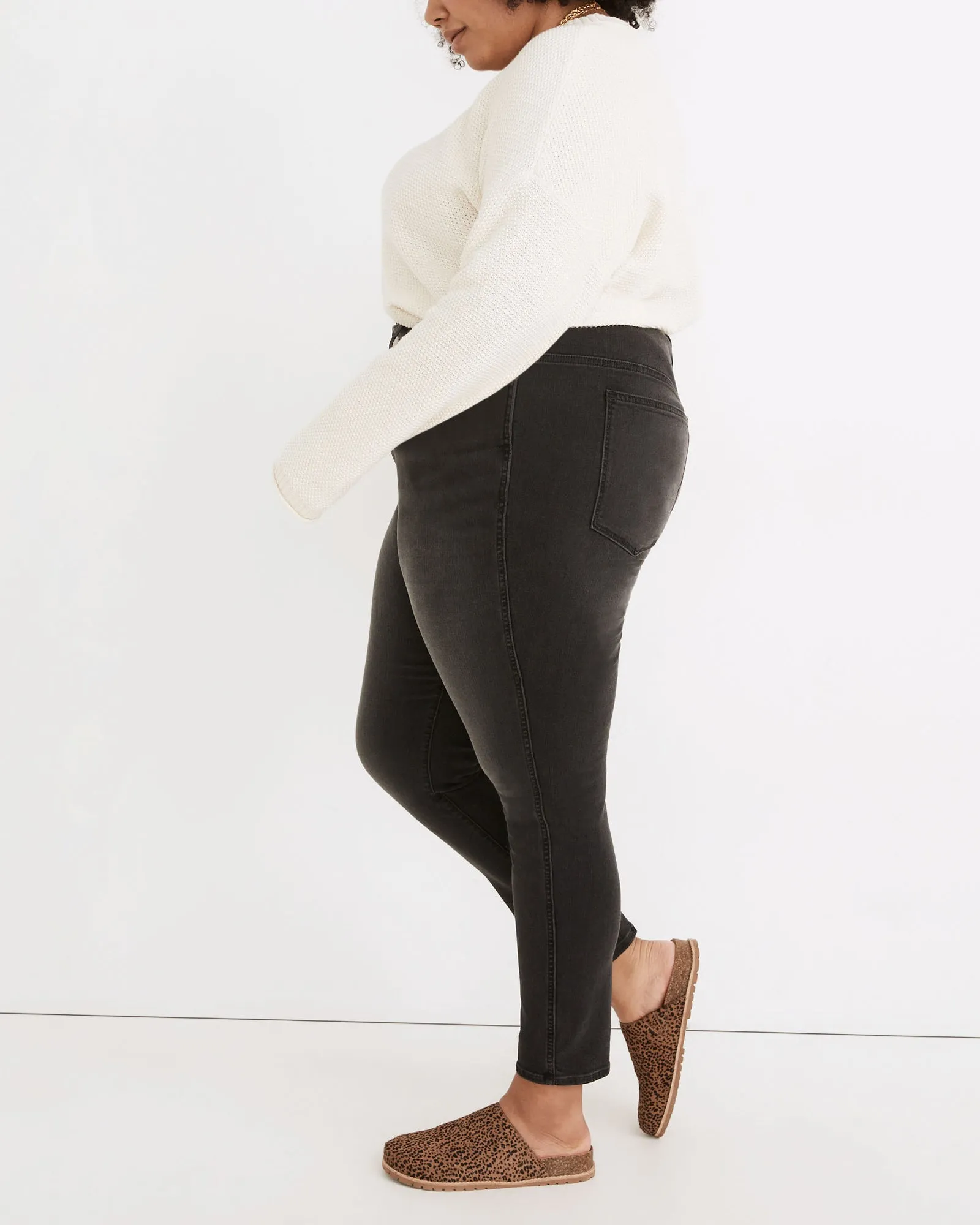 Curvy Roadtripper Supersoft Skinny Jeans in Ardley Wash | Black