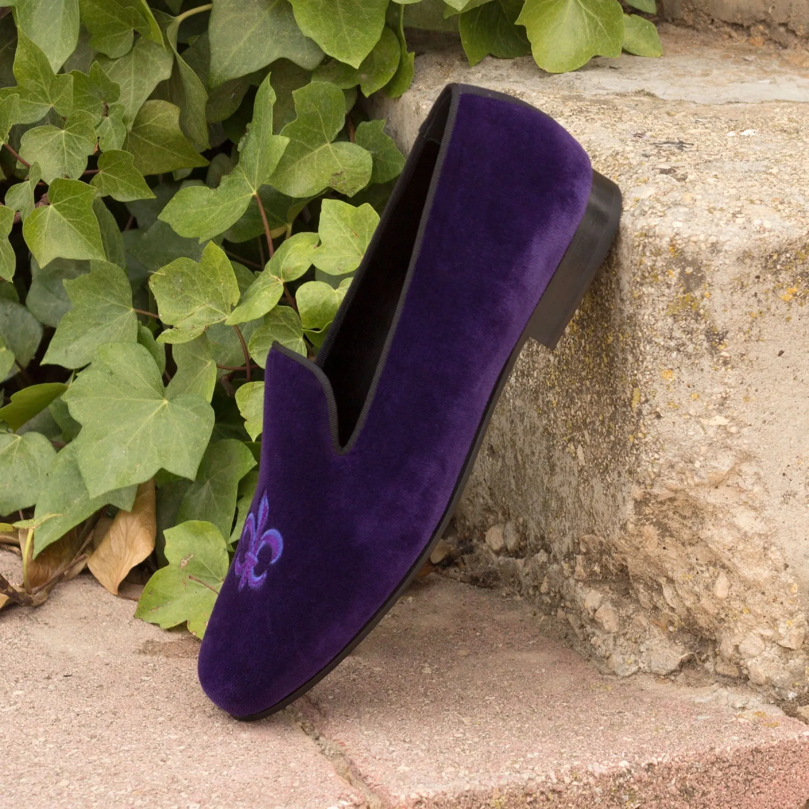 DapperFam Enzo in Purple / Black Men's Velvet & Grossgrain Slipper
