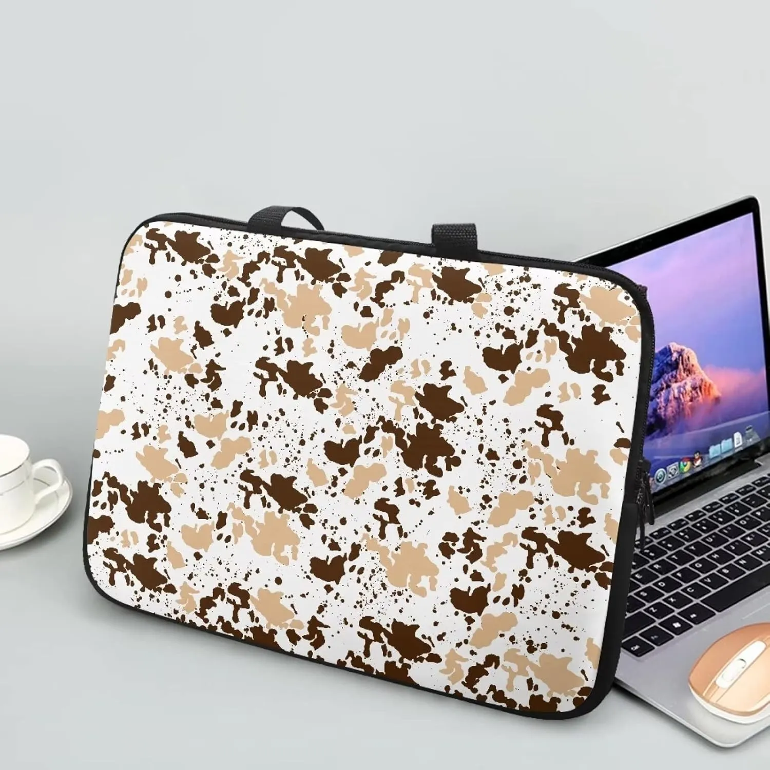 Gomyblomy Brown Cow Print Universal Laptop Bag, Fashionable Large Capacity Computer Handbag, Professional Business Work Briefcase, Suitable for 13 Inch Laptop