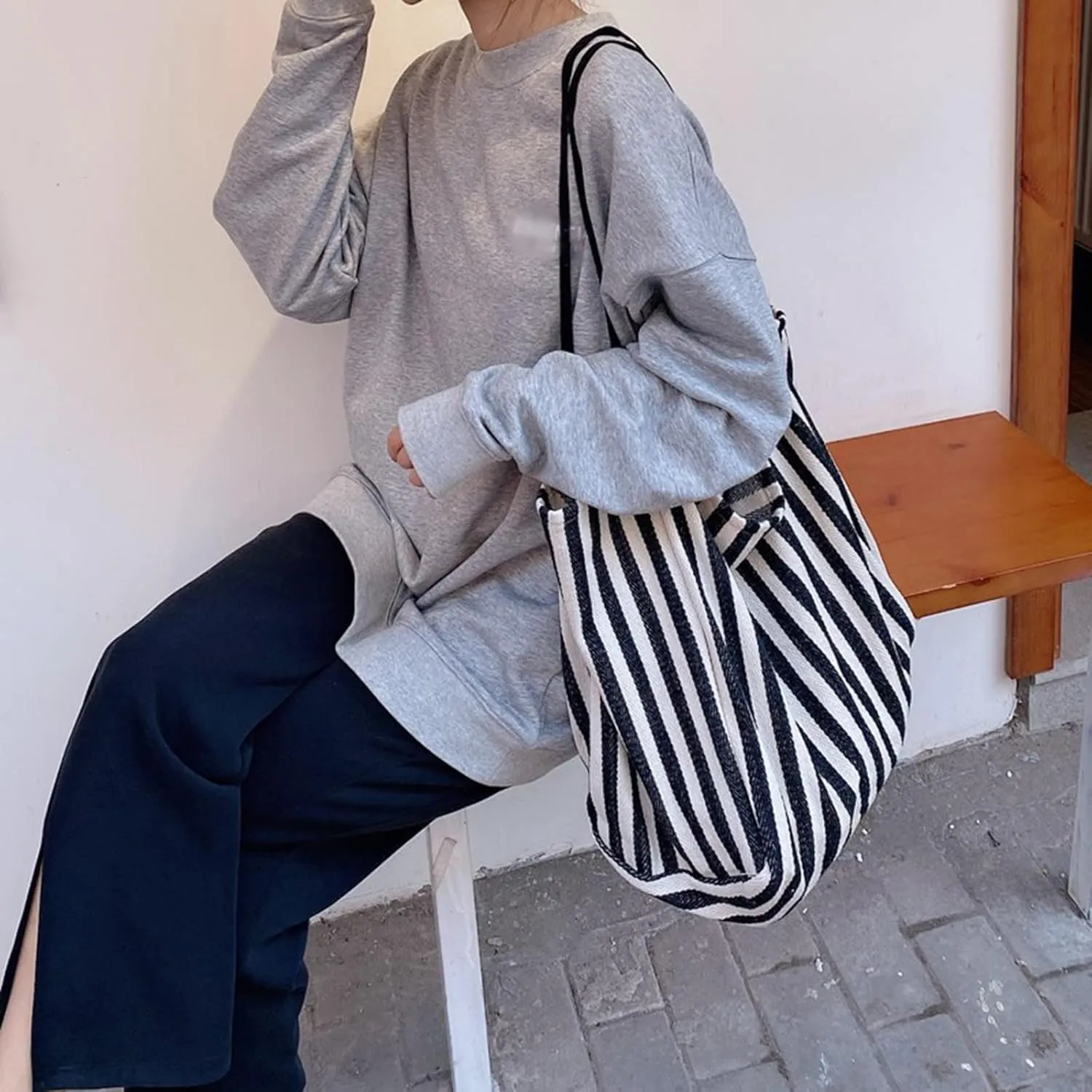 Hobo Shoulder Bag for Women - Lightweight Quilted Fabric Purse with Pockets Women's Faux Suede Hobo Bag