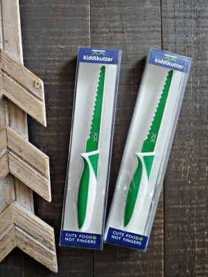 Kids Training Knife ll Cuts Food, NOT hands! ll Green Kid Safe Cutting Utensil