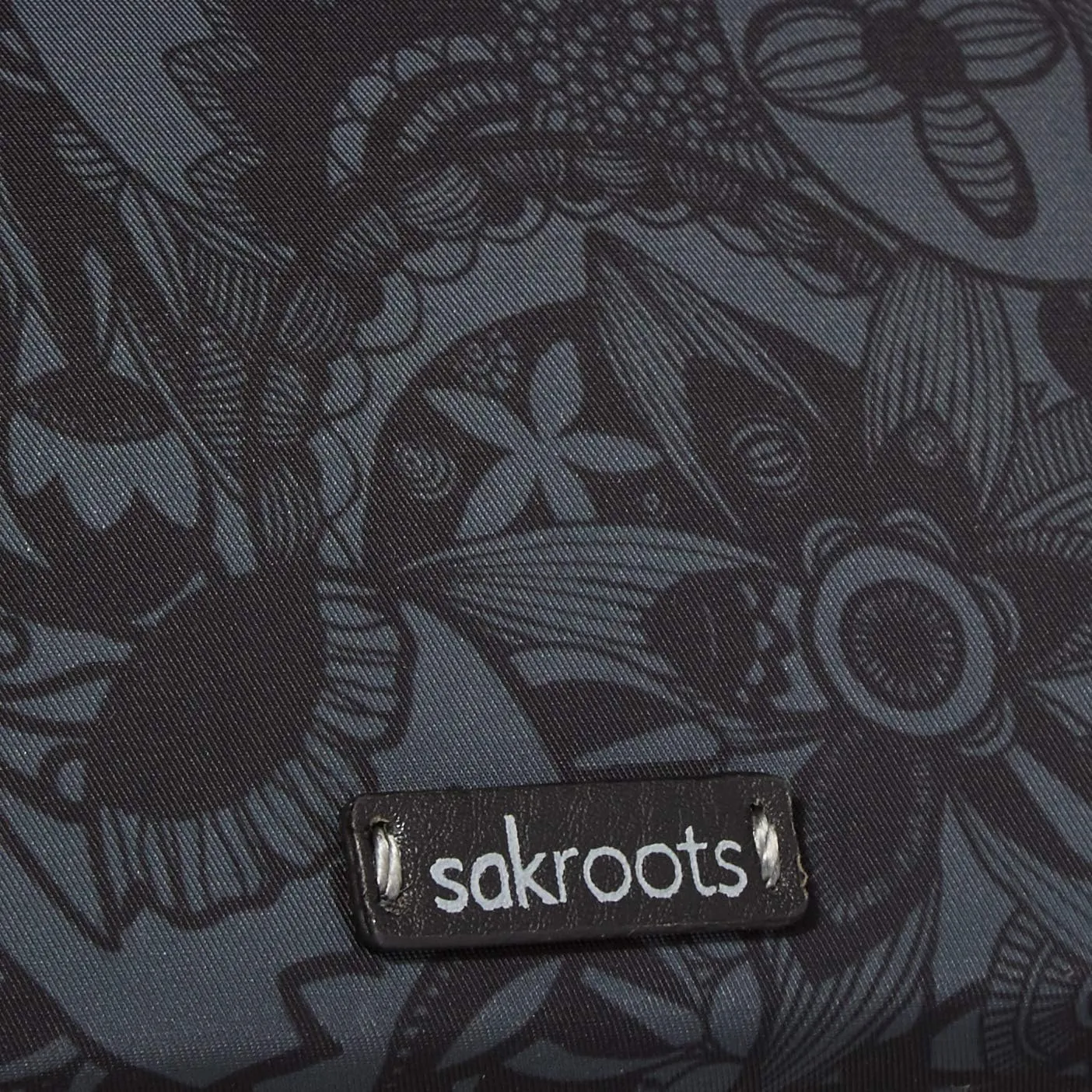 Sakroots Artist Circle Smartphone Crossbody in Eco Twill, Detachable Wristlet Strap