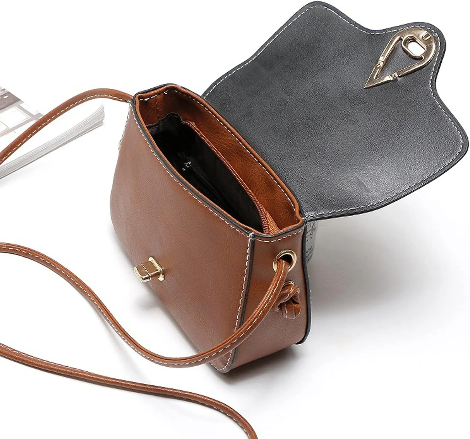 Shoulder Bag for Women Fashionable Retro Women's Bag Metal Turnbuckle Messenger Shaped Small Shoulder