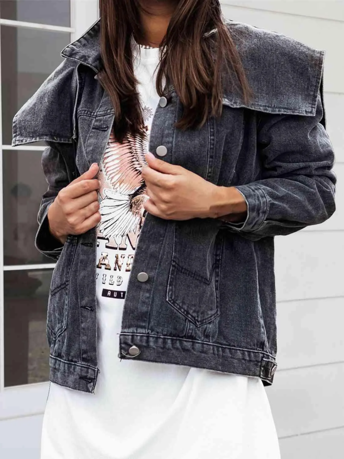 Slight Stretch Button Down Collared Denim Jacket
