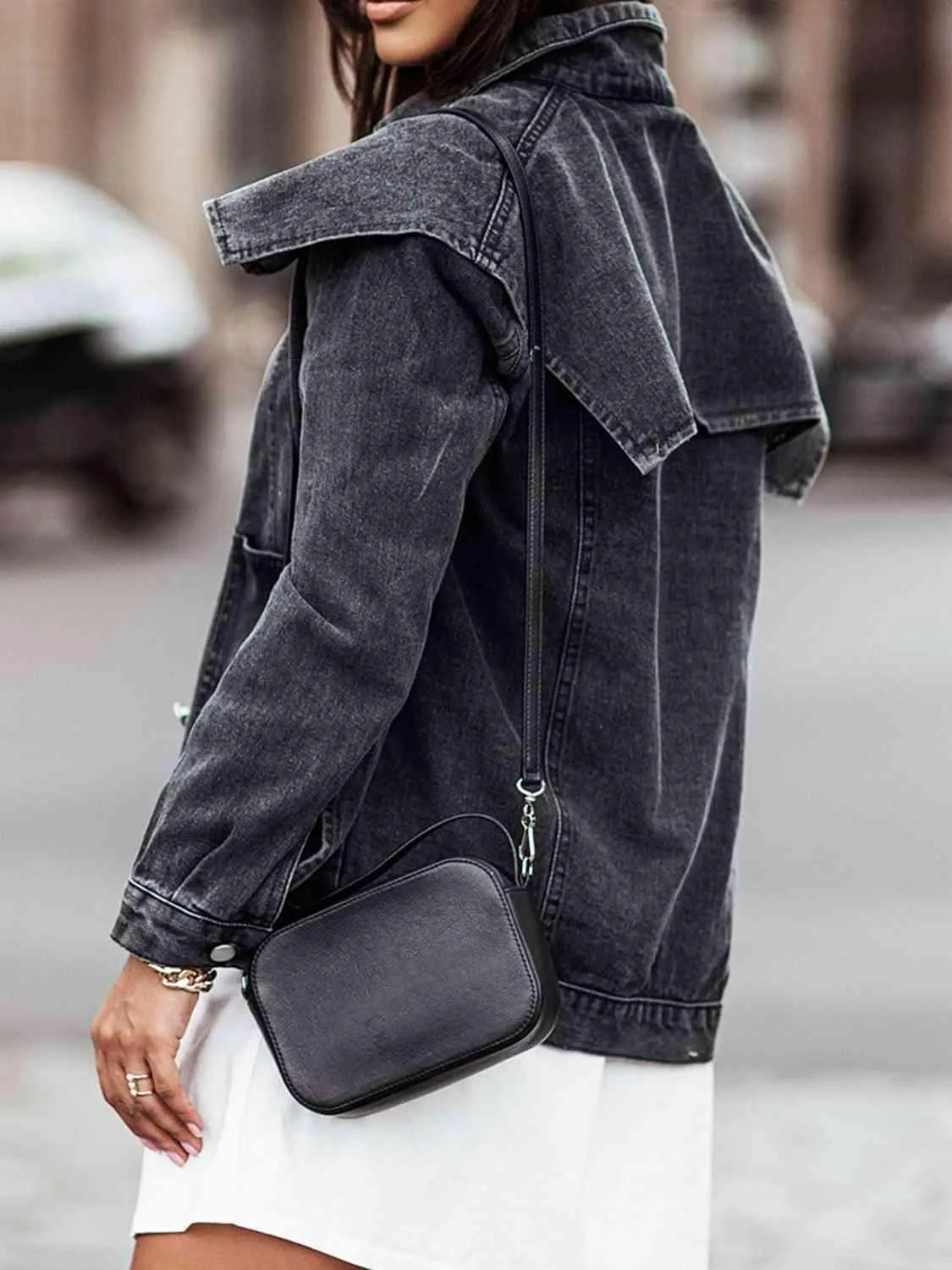 Slight Stretch Button Down Collared Denim Jacket