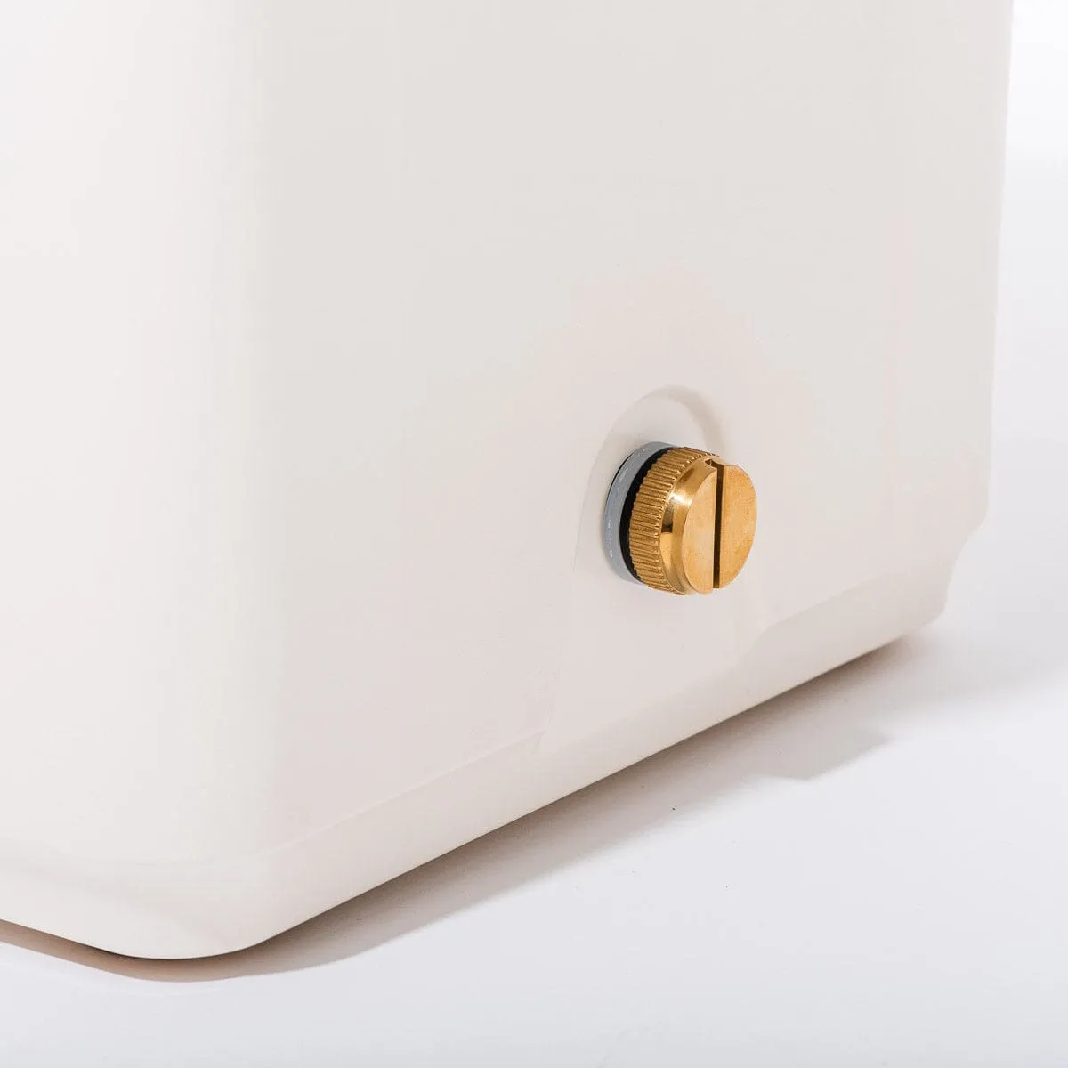 The Hemingway Cooler - Antique White - 33 Liters
