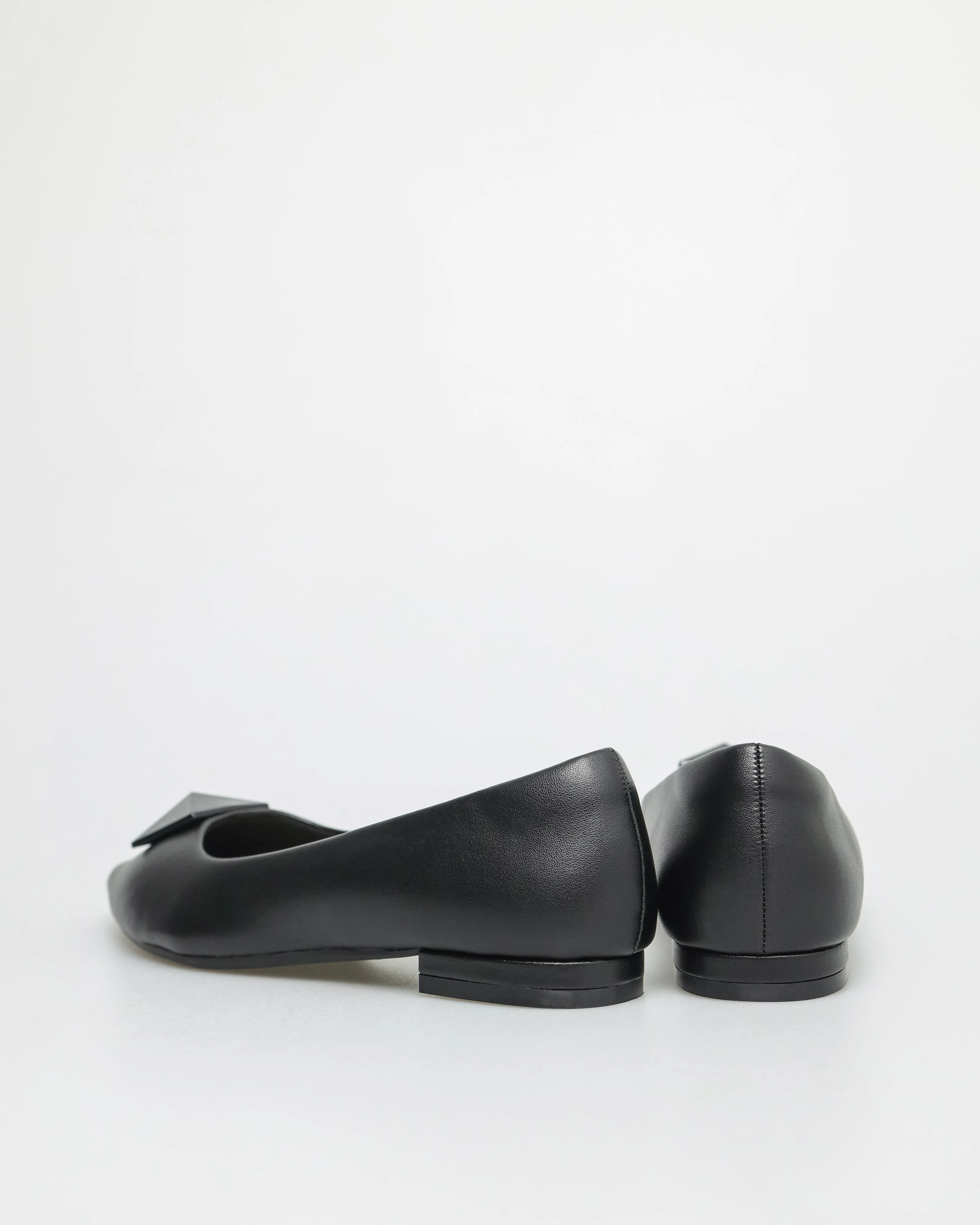 Tomaz NN202 Ladies Stud Pointed-Toe Flats