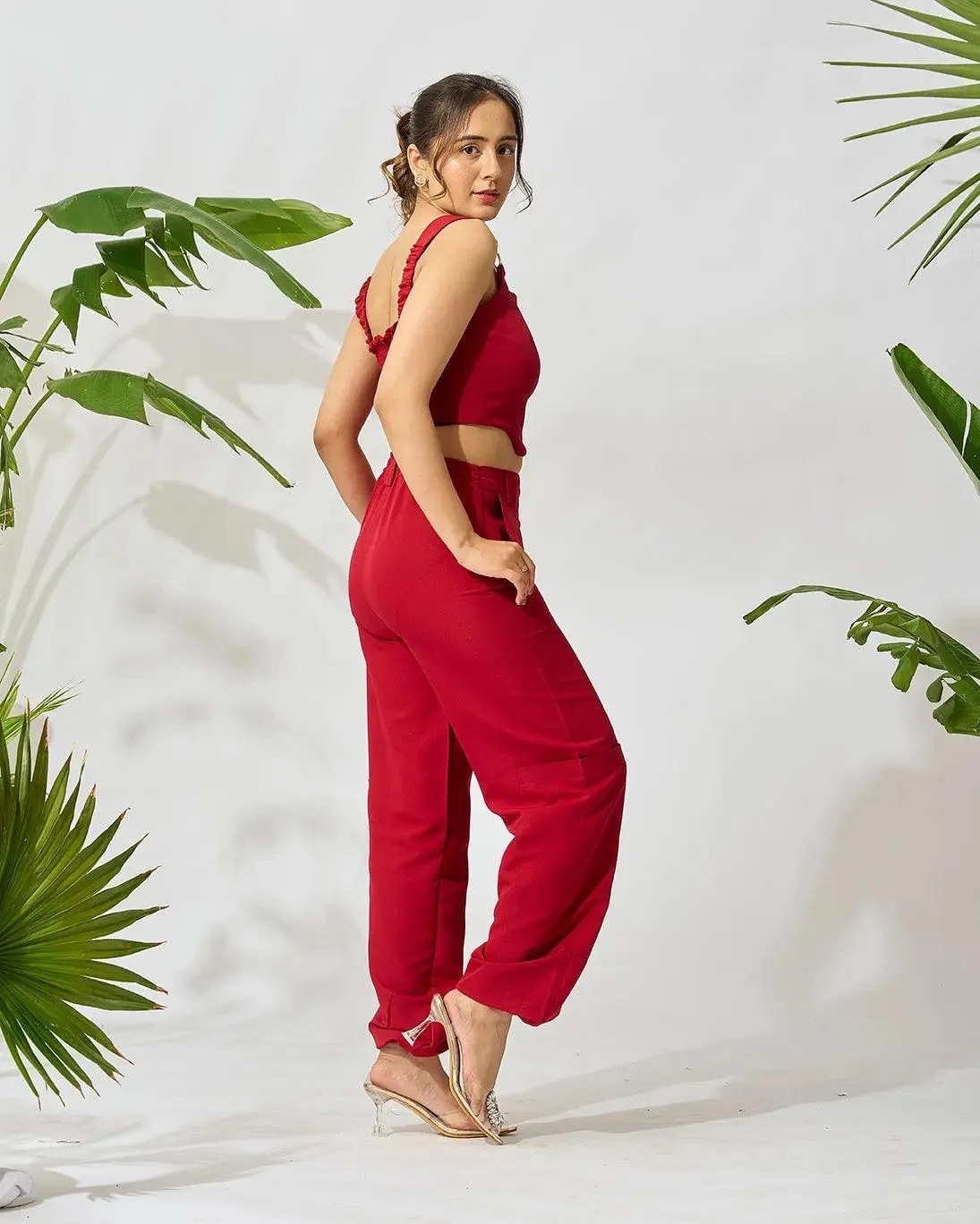 Versatile Utility-Pocketed Jogger with Front-Zip Crop Top