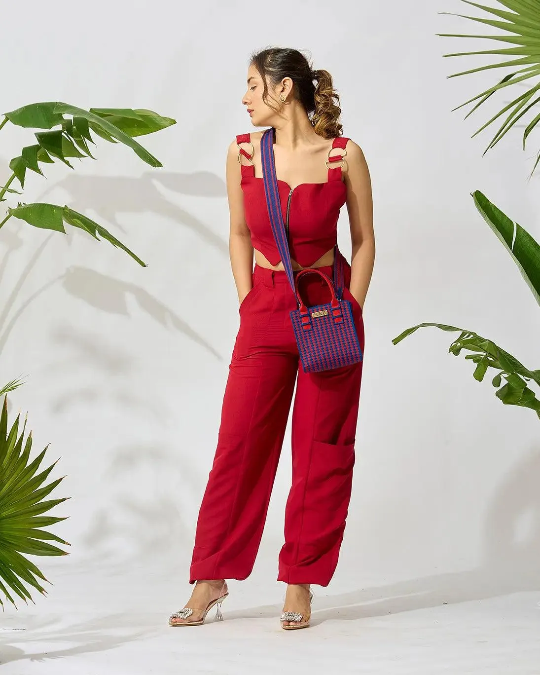 Versatile Utility-Pocketed Jogger with Front-Zip Crop Top