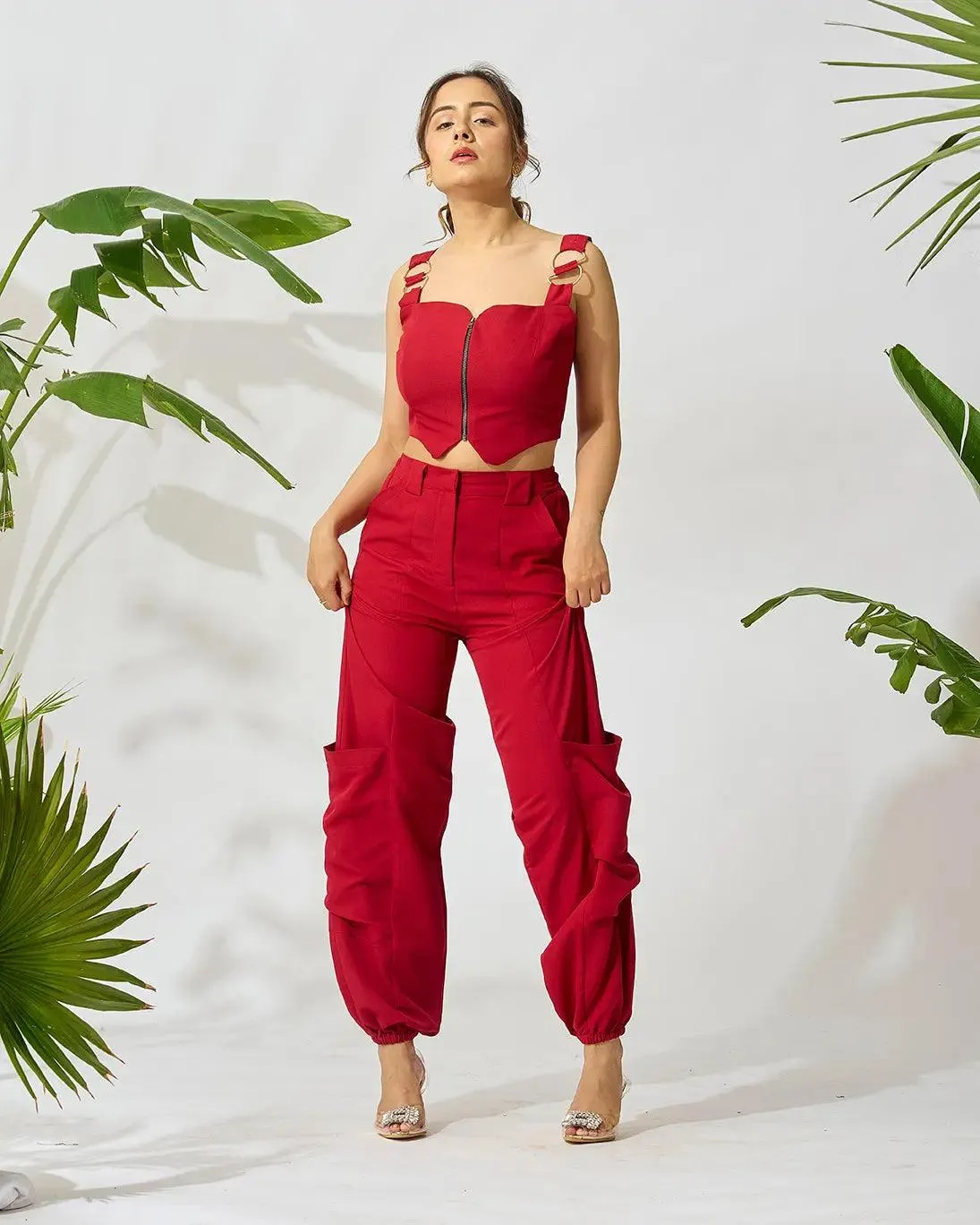 Versatile Utility-Pocketed Jogger with Front-Zip Crop Top